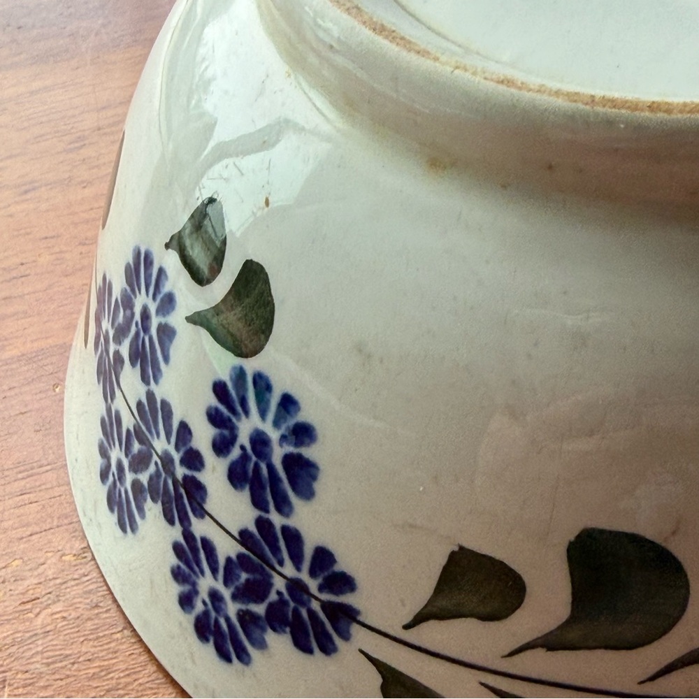 Beautiful Antique Hand Painted Floral Spongeware Bowl Made In England Late 1800s - Picture 6 of 14